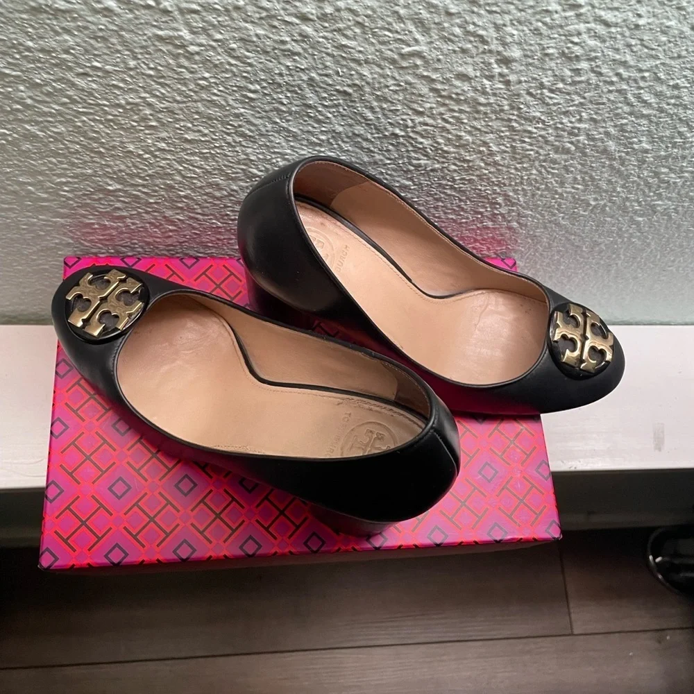 COPY - Authentic Tory Burch With Gold Logo